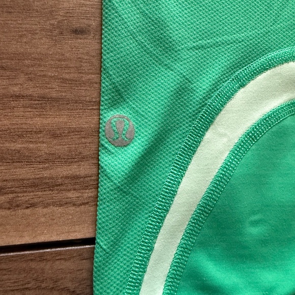 Lululemon Run: Inspire Crop II | Very Green / Fresh Teal | Size 4 - Picture 6 of 10